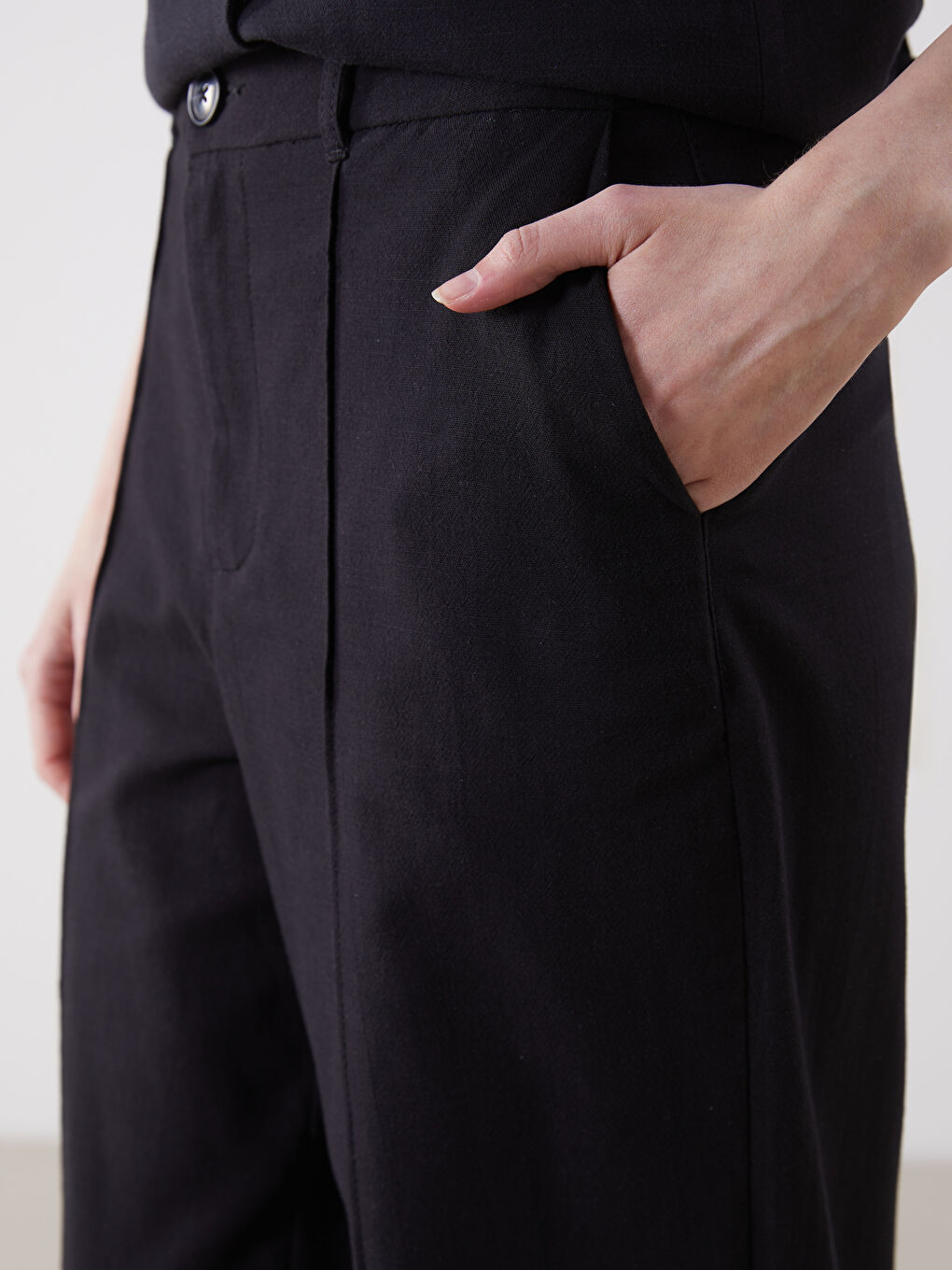 Siyah Keten Karışımlı Kadın Pileli Pantolon-2