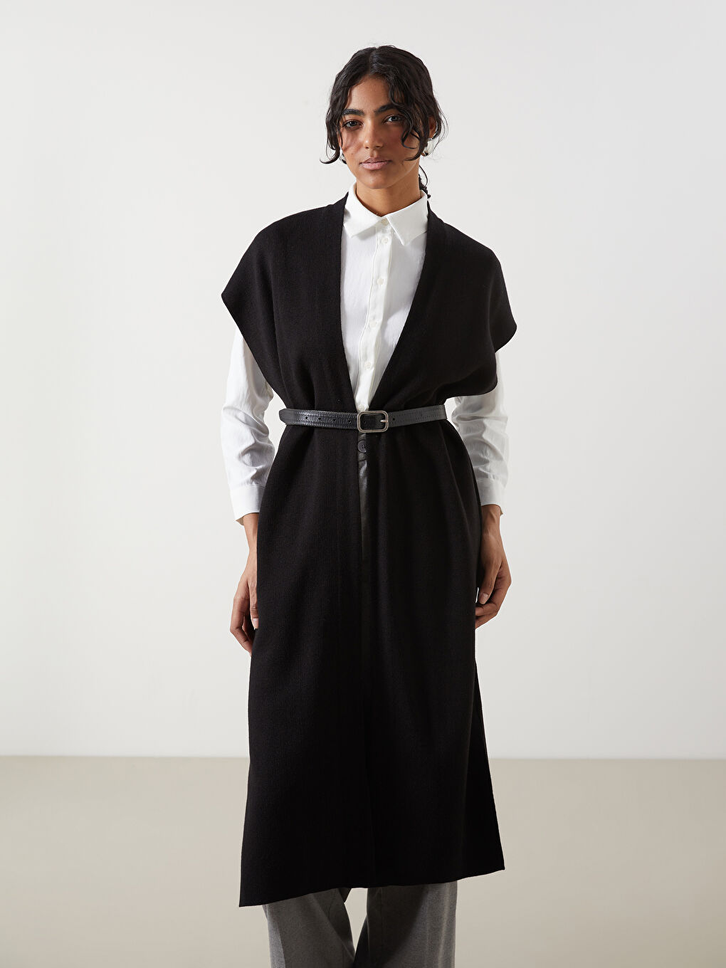 LCW Modest Siyah Şal Yaka Oversize Kadın Triko Yelek