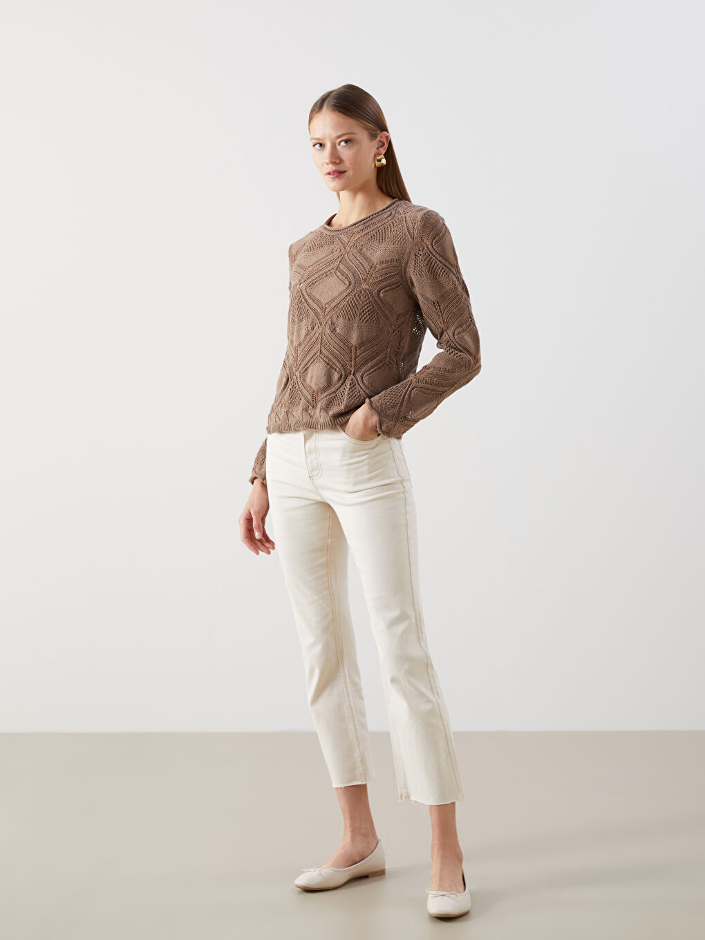 سترة تريكو مخرّمة بياقة دائرية للسيدات-1