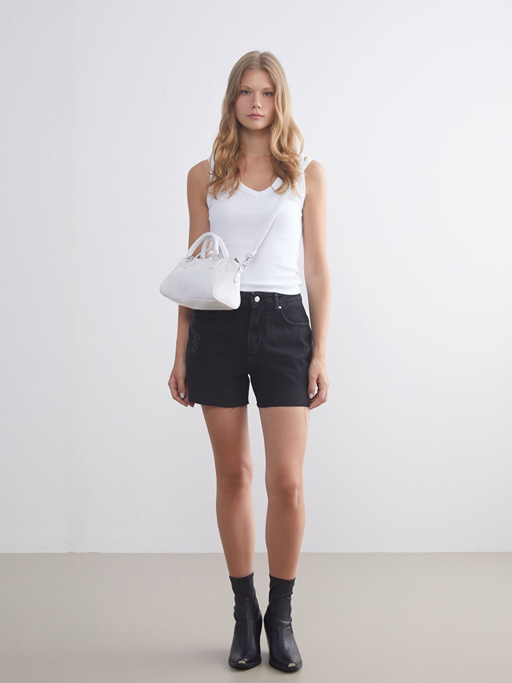 Beyaz Çıkarılabilir Askılı Kadın Omuz Çantası-1