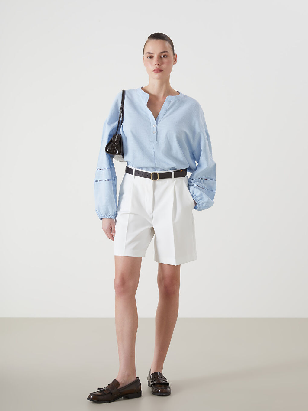 LCW Vision Mavi Kaçık Yaka Oversize Kadın Bluz - 1