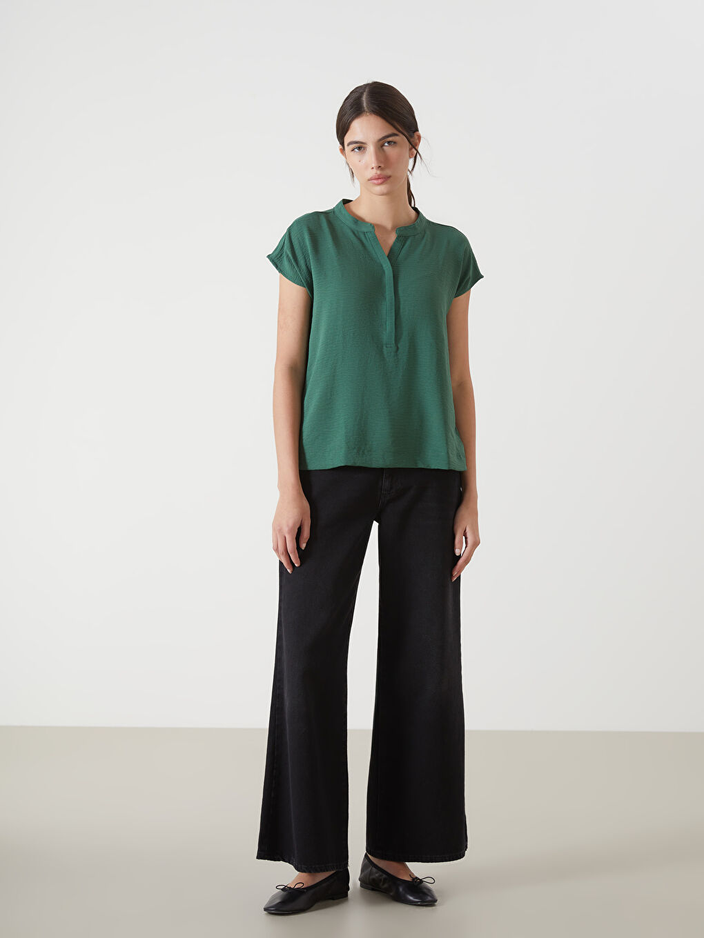 Yeşil Kaçık Yaka Kadın Bluz-1