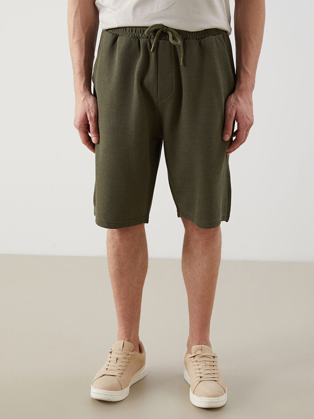 Haki Standart Kalıp Erkek Bermuda Şort-1