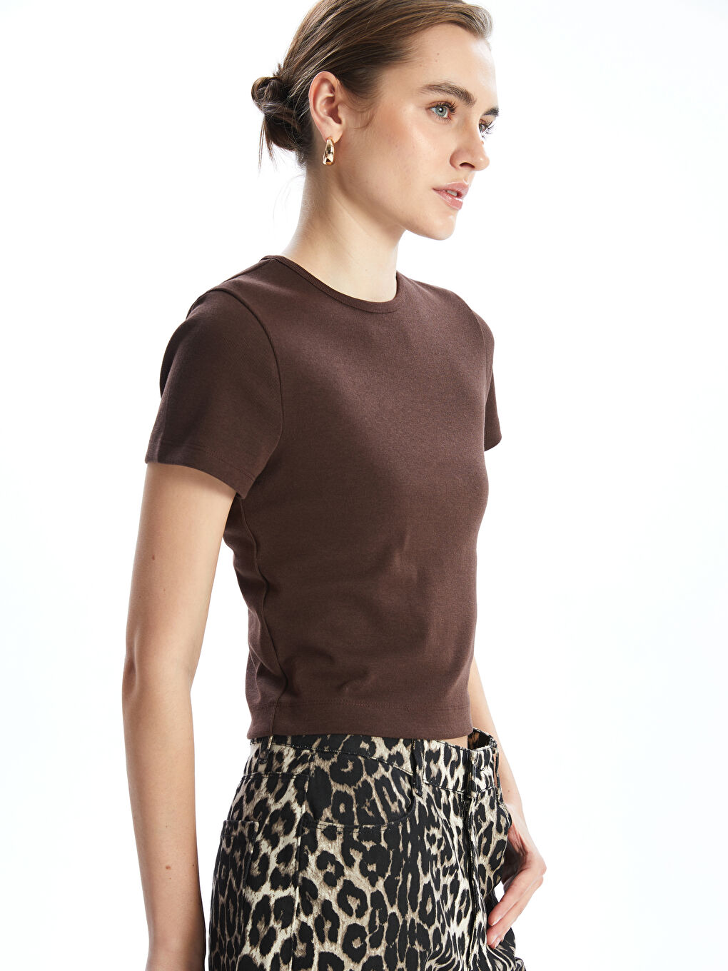 Kahverengi Bisiklet Yaka Kadın Tişört