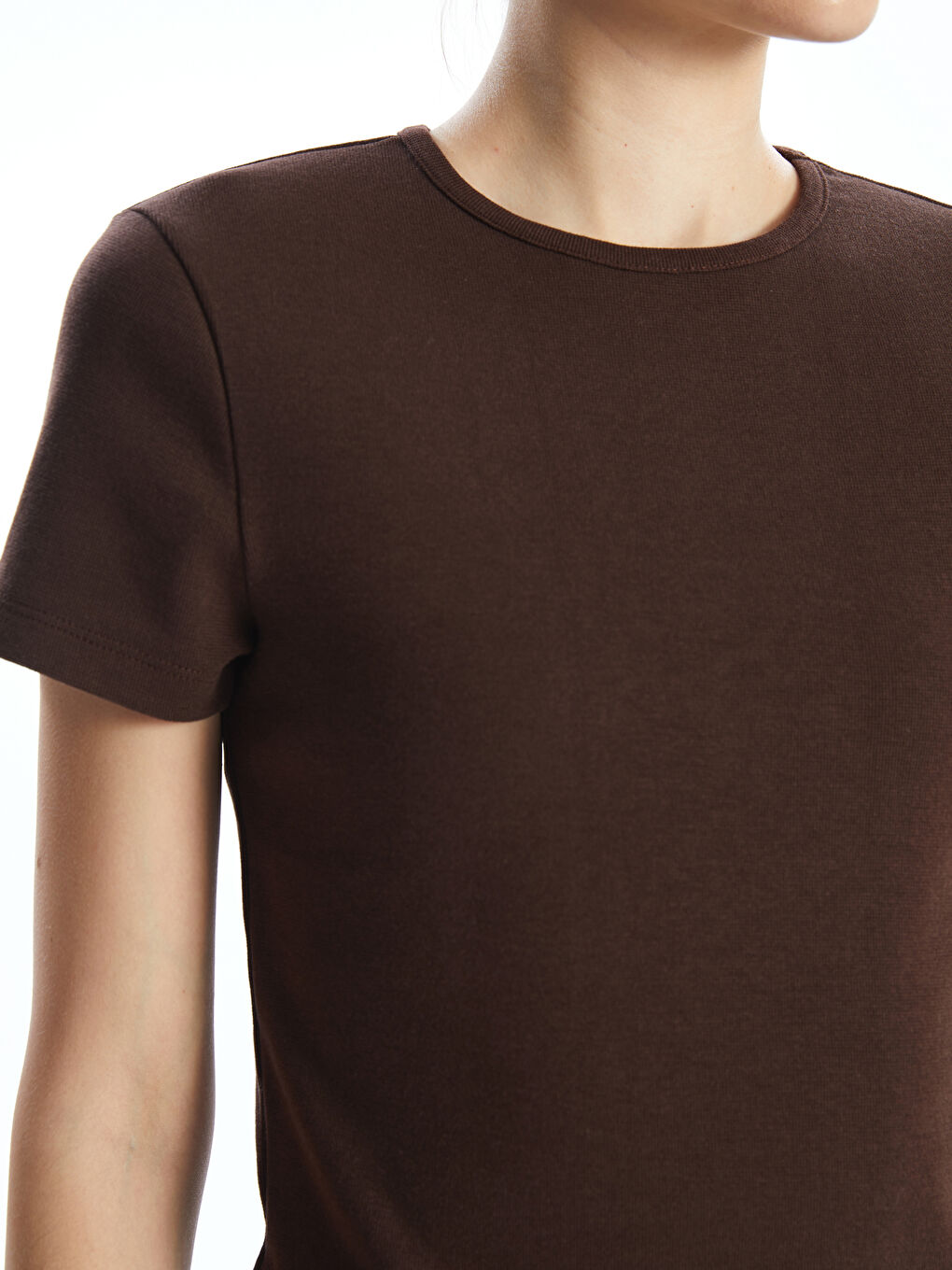 Kahverengi Bisiklet Yaka Kadın Tişört-2