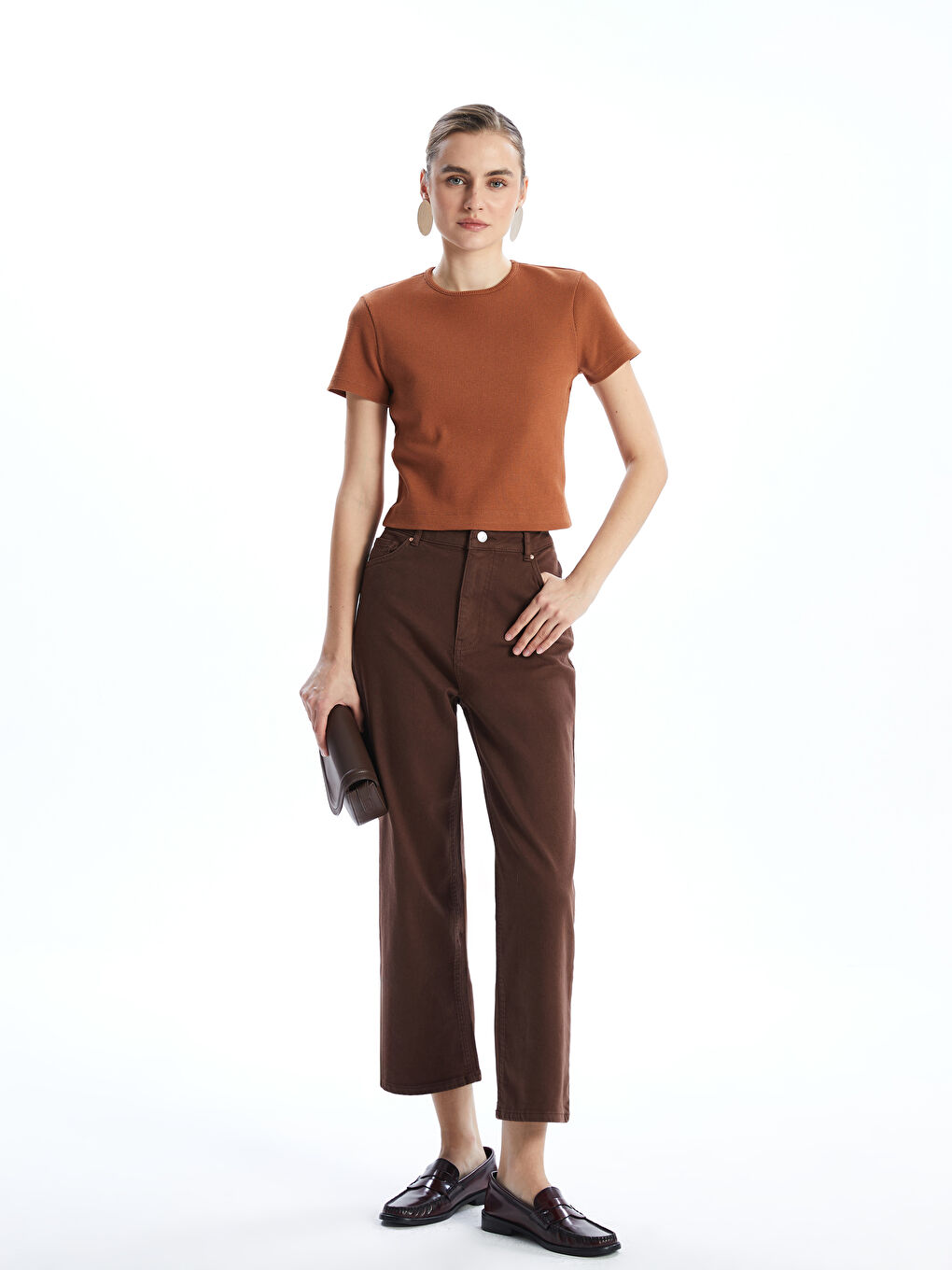 Kahverengi Bisiklet Yaka Kadın Tişört-1