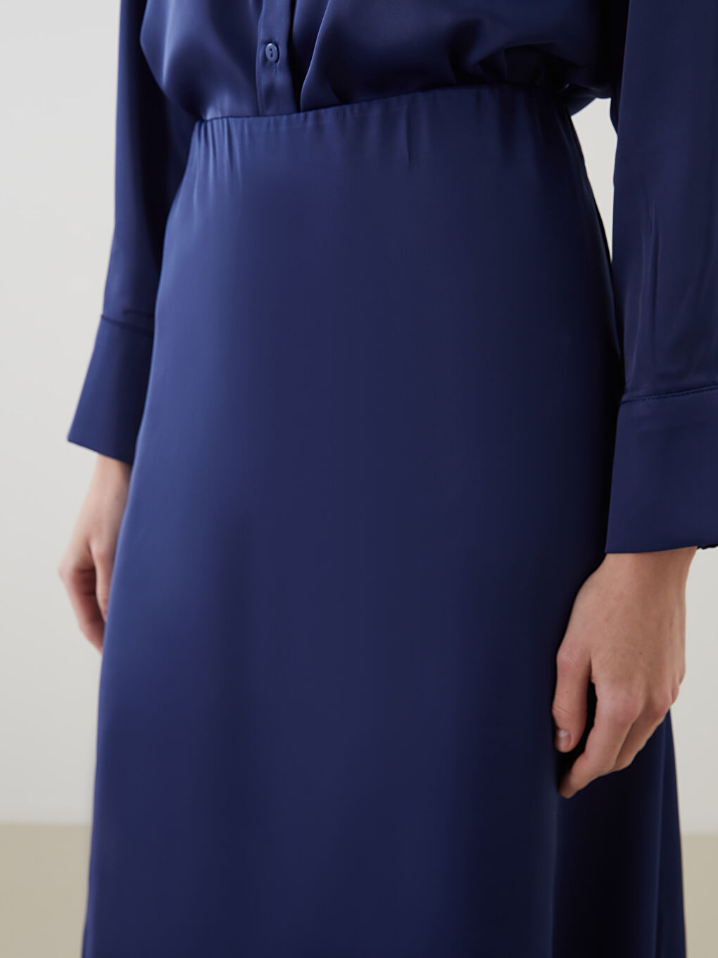 Women's Standard Fit Straight A-Line Satin Skirt -S5KL12Z8-HHX
