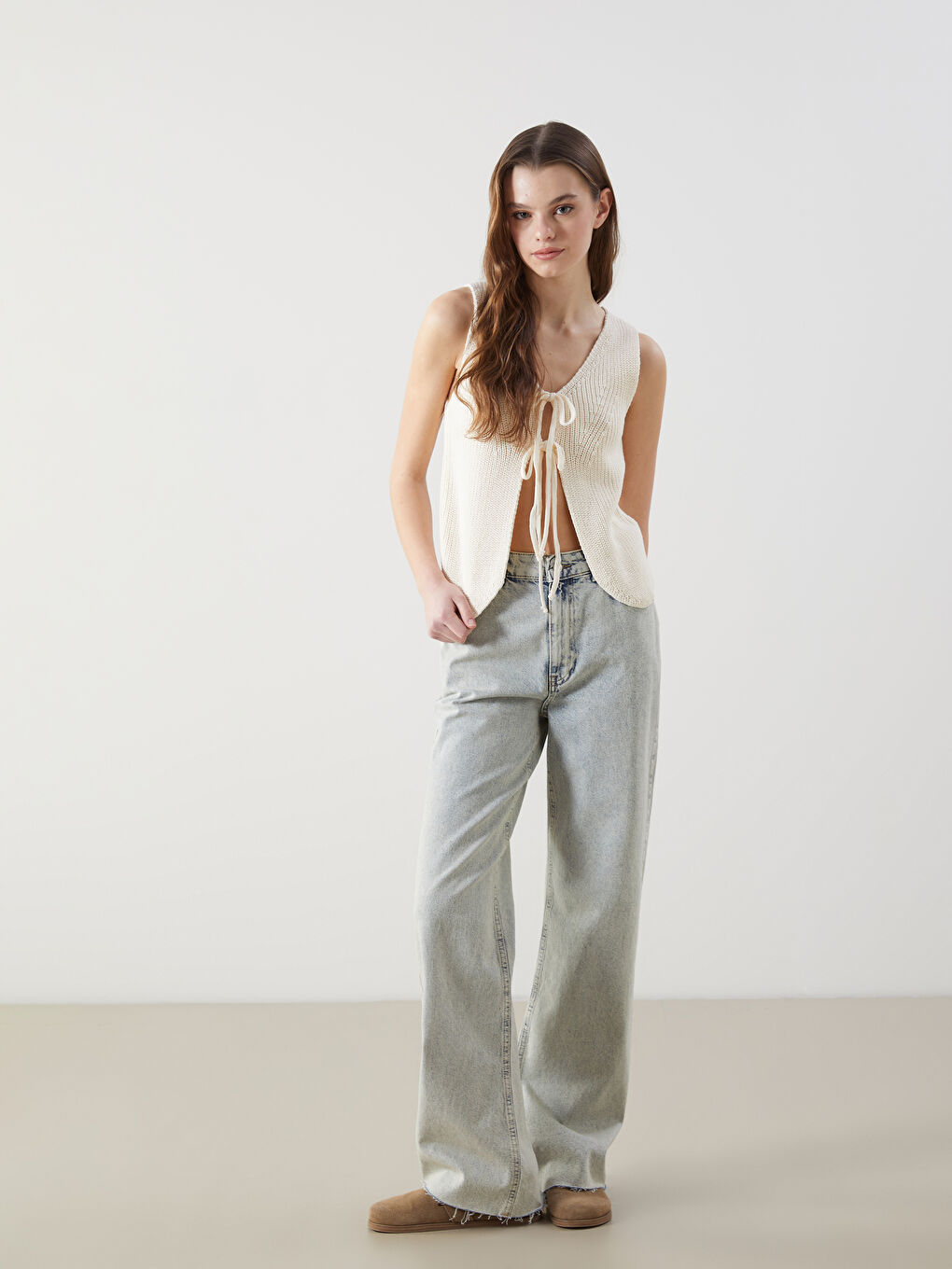 Haki V Yaka Ajurlu Kadın Triko Yelek-1