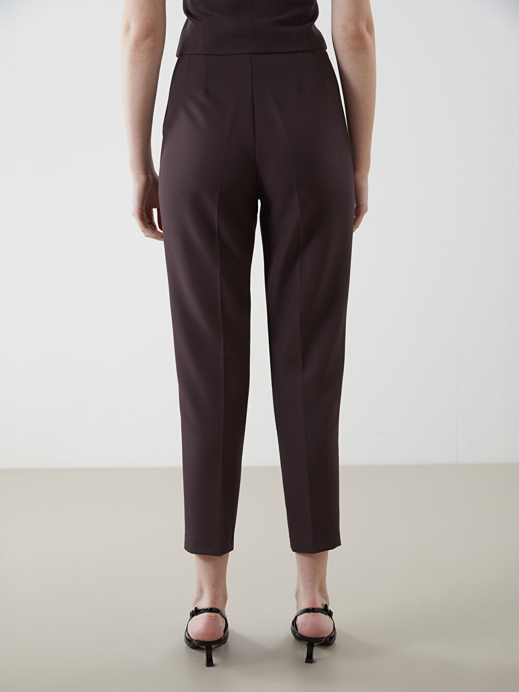 Kahverengi Dar Fit Kadın Pantolon-3