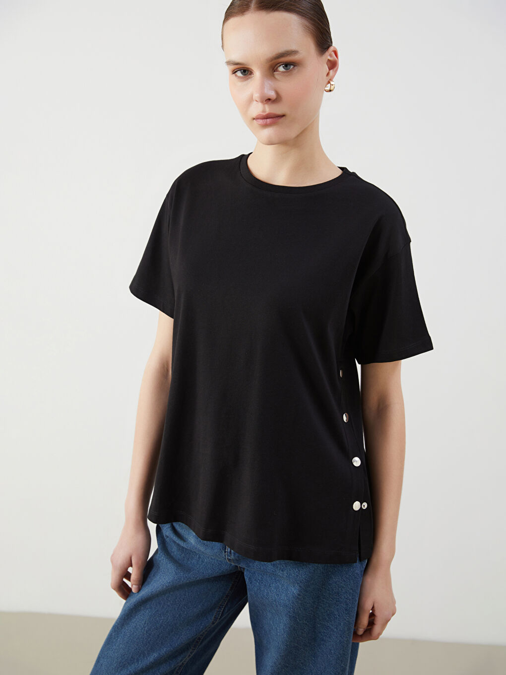 LCW Comfort Siyah Bisiklet Yaka Kadın Tişört