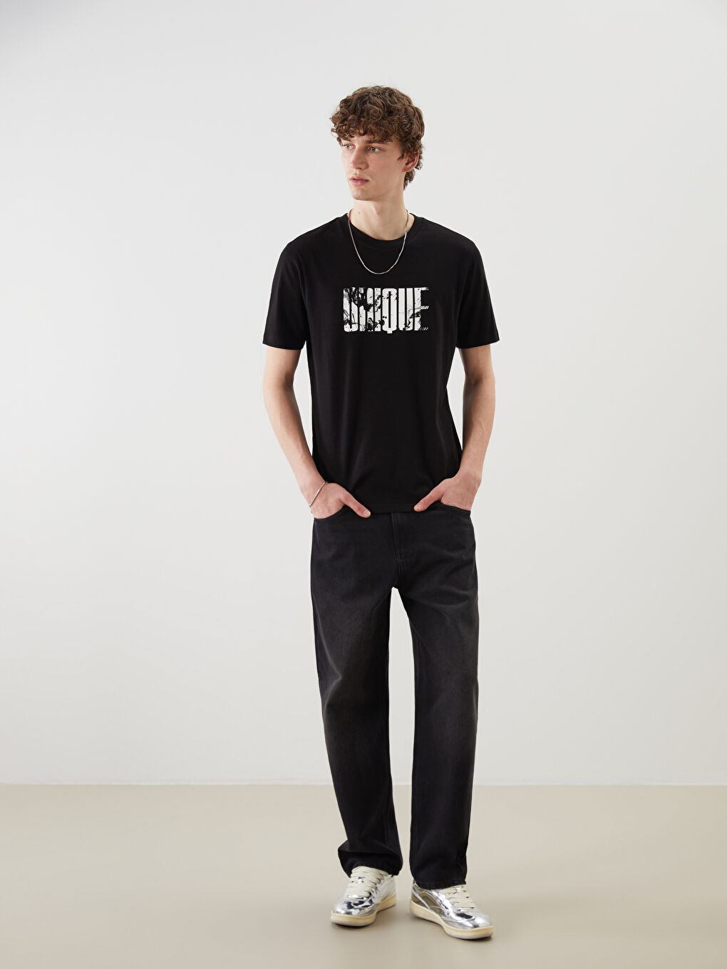 Ерлерге арналған трикотаж принтті футболка-1