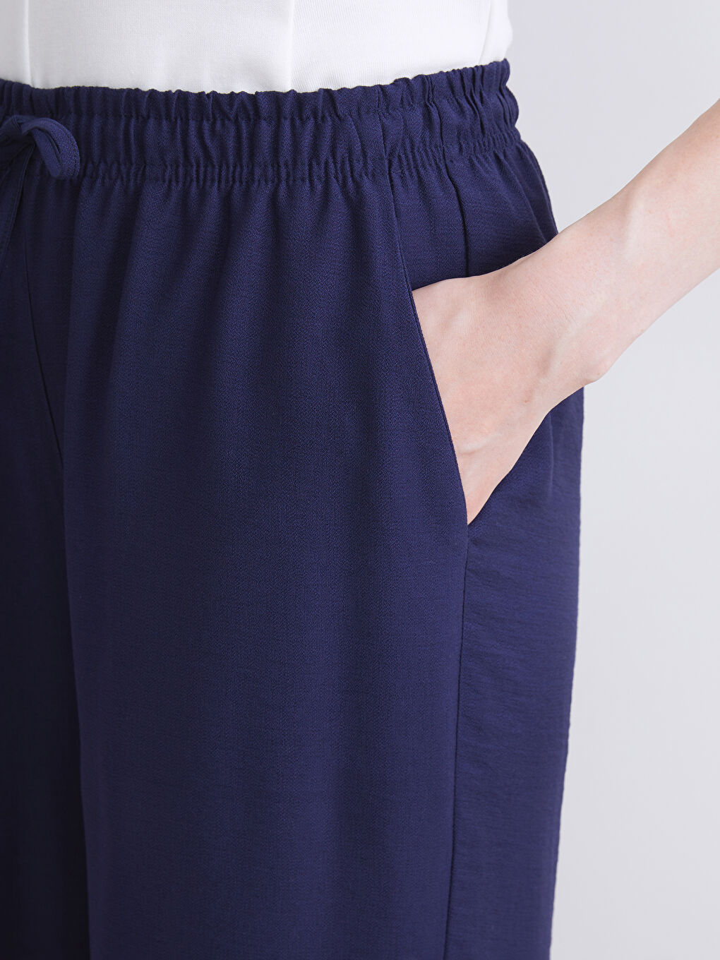 بنطلون للسيدات بخصر مرن ولمسة كتان-2