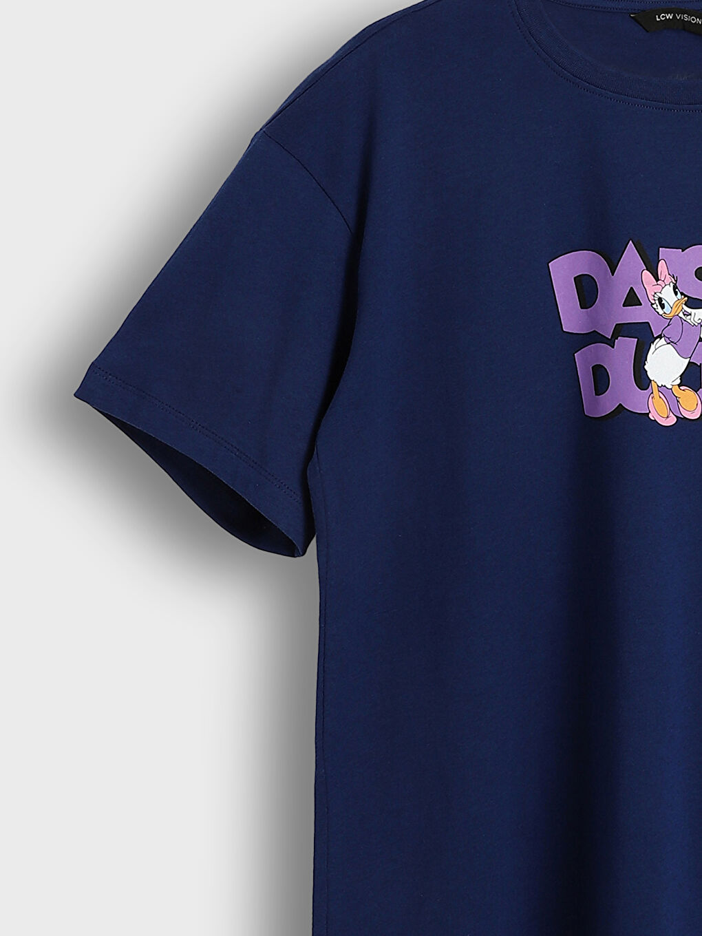 تي شيرت للسيدات بياقة دائرية مطبوع ديزي داك مرخص-6