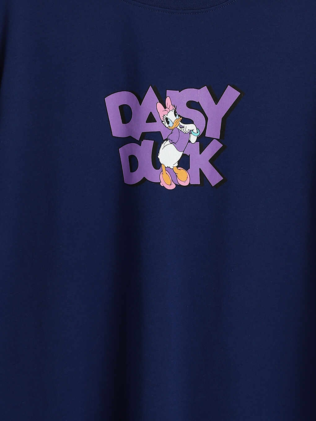 تي شيرت للسيدات بياقة دائرية مطبوع ديزي داك مرخص-7