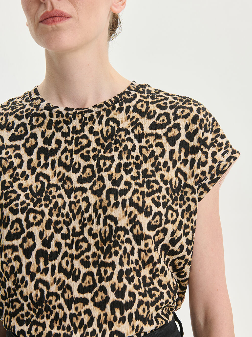 Crew Neck Leopard Print Women's T-Shirt -S5KP11Z8-LQY