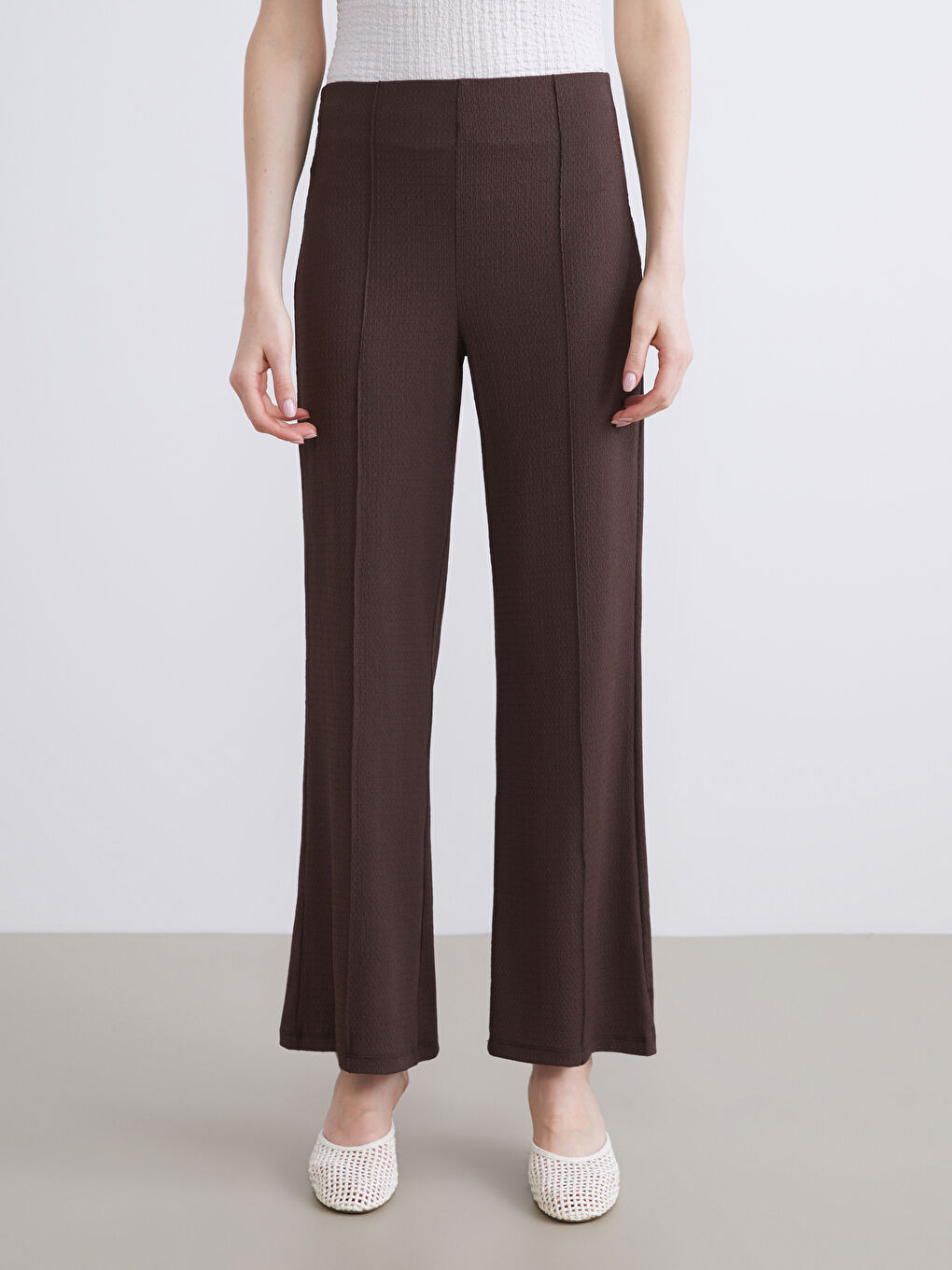 Kahverengi Beli Lastikli Dokulu Kadın Pantolon-1