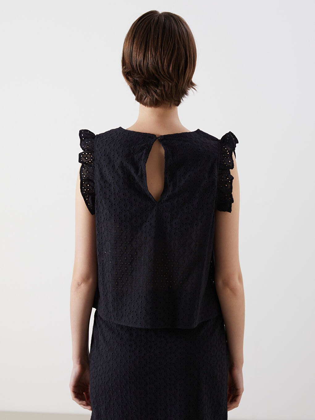 Crew Neck Hole-Knitted Frilled Broderie Blouse-3