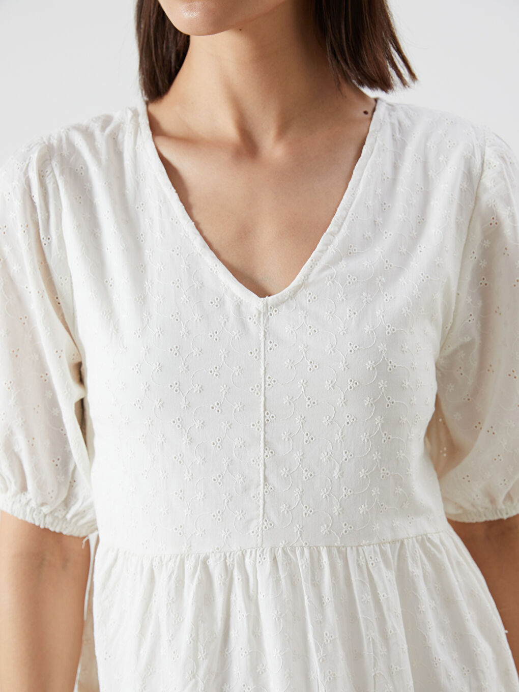 V-Neck Hole-Knitted Balloon Sleeve A-Line Broderie Dress-2