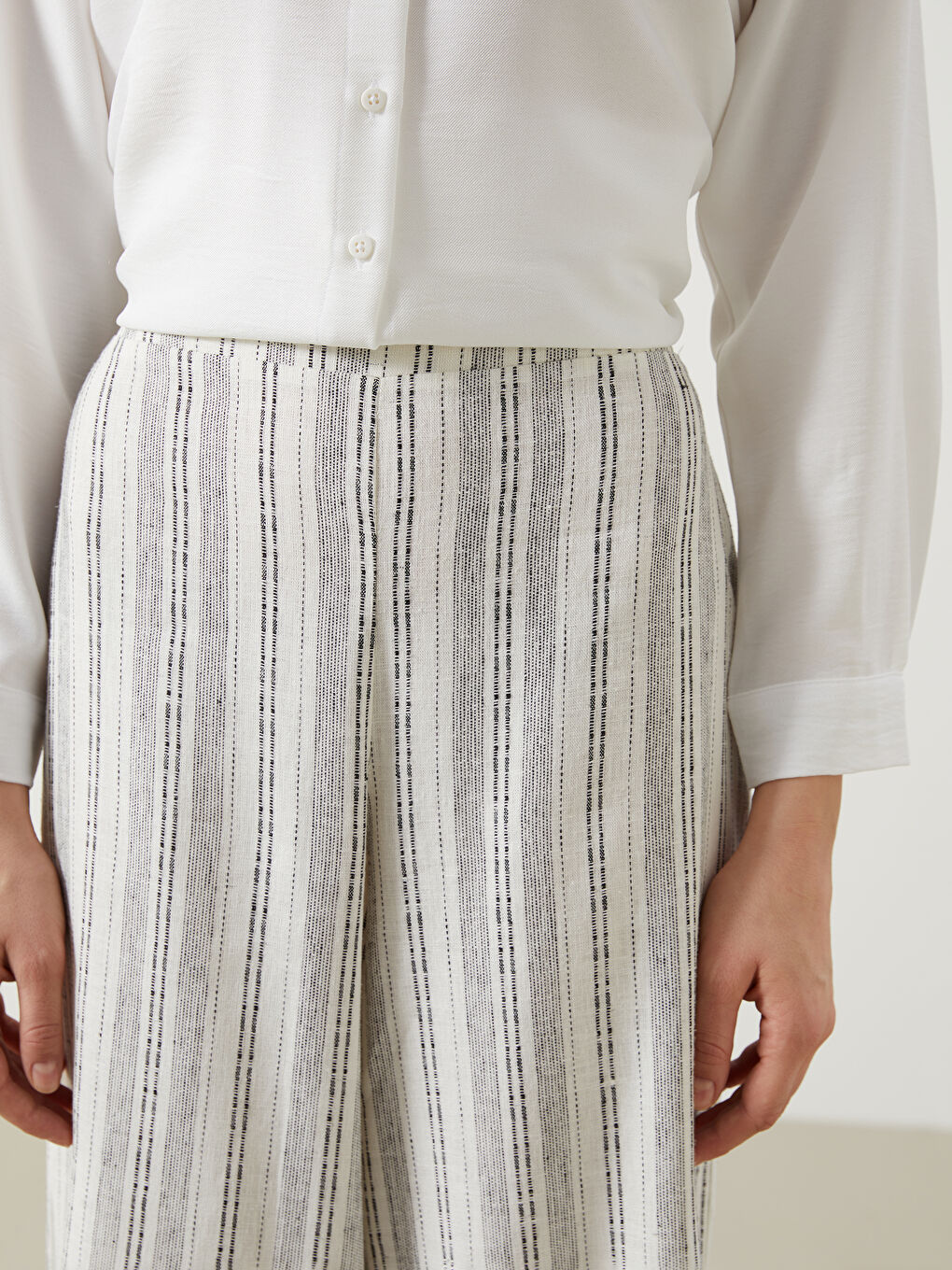 Siyah Beli Lastikli Çizgili Keten Karışımlı Kadın Pantolon-2