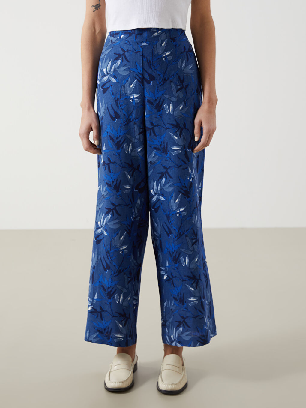 Mavi Beli Lastikli Desenli Keten Karışımlı Kadın Pantolon-1