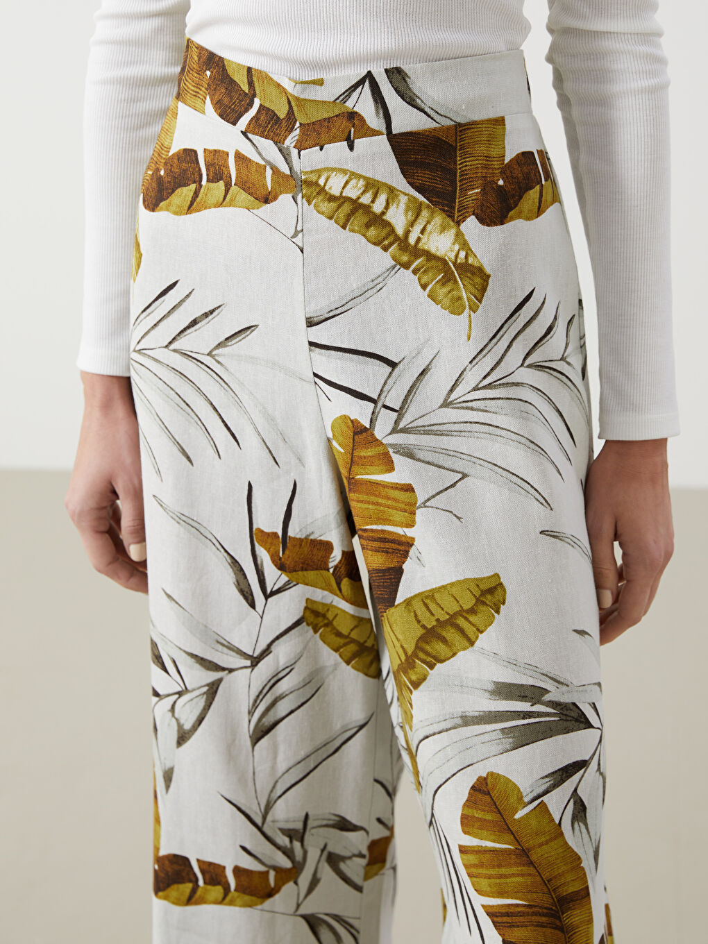 Ekru Beli Lastikli Desenli Keten Karışımlı Kadın Pantolon-2