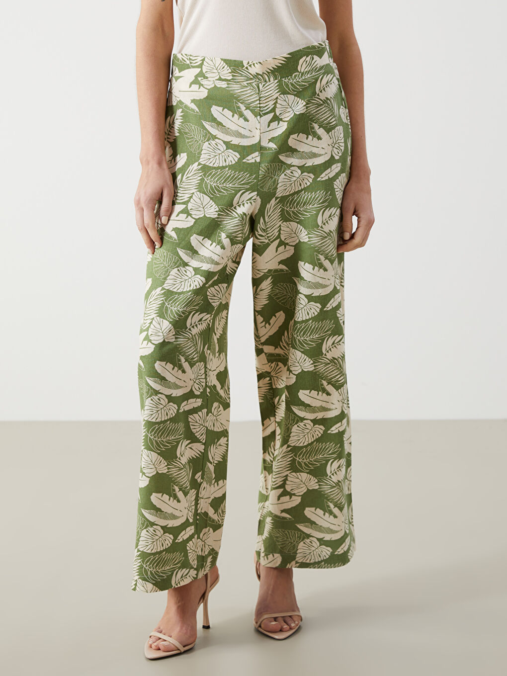 Yeşil Beli Lastikli Çiçekli Keten Karışımlı Kadın Pantolon-1