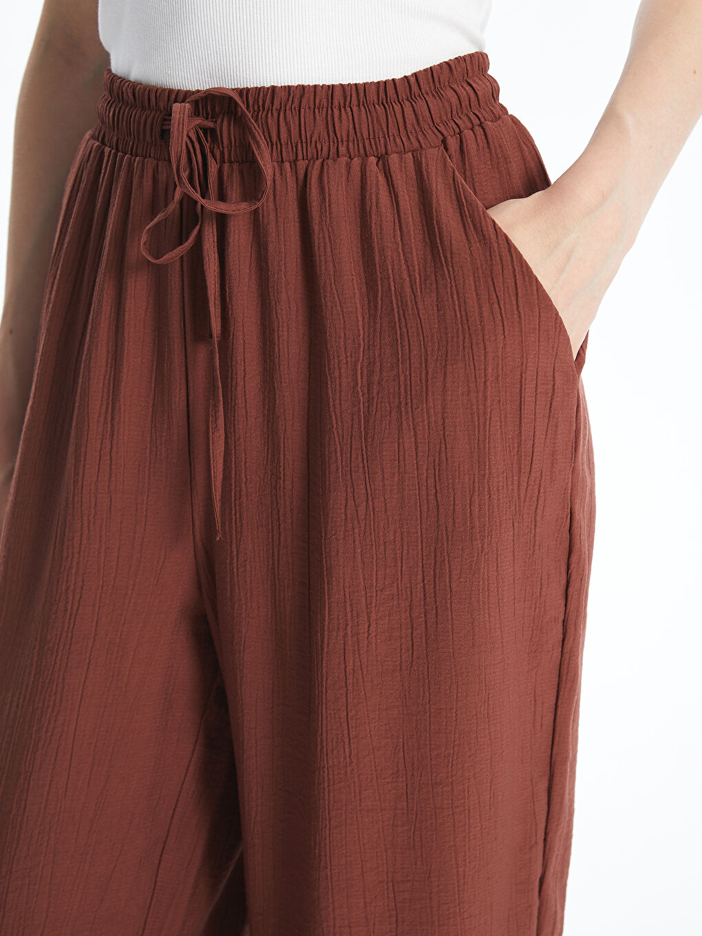 LCWAIKIKI Classic Elasticated Waist Textured Wide Leg Women's Trousers -S5KQ96Z8-HFD