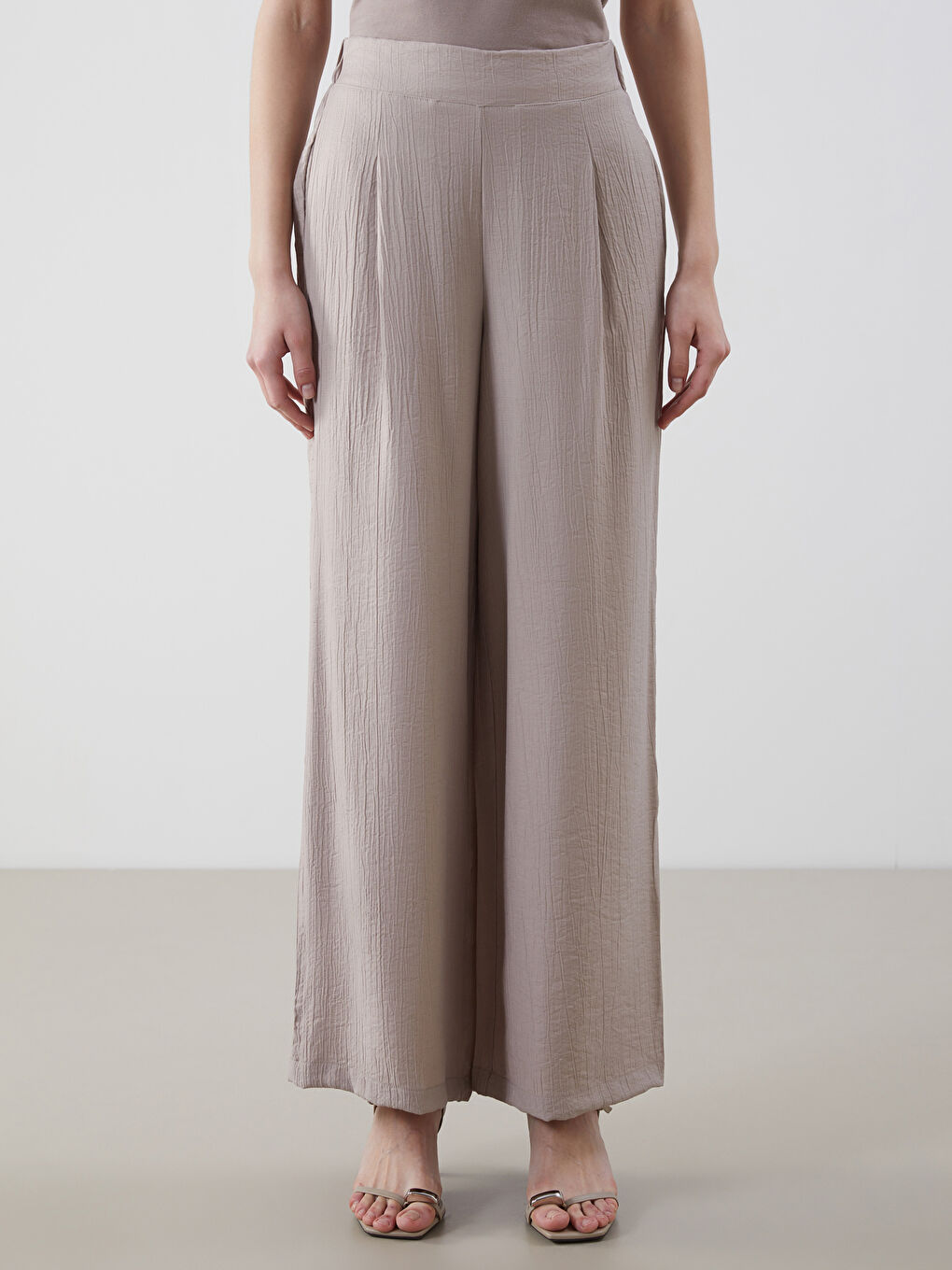 Bej Beli Lastikli Dokulu Kadın Pantolon-1