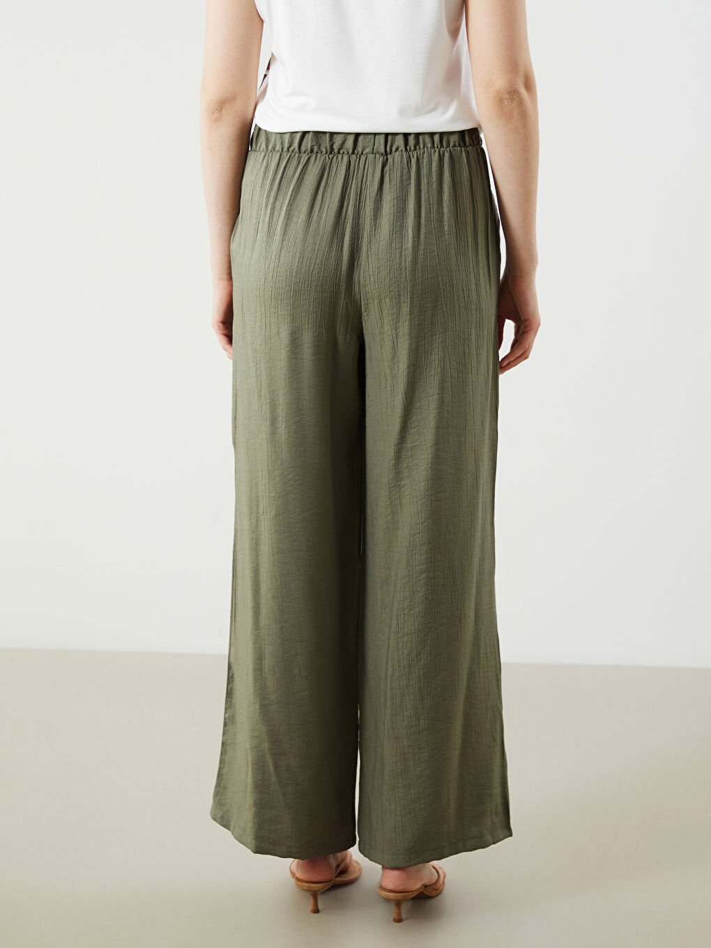 Haki Beli Lastikli Dokulu Kadın Pantolon-3