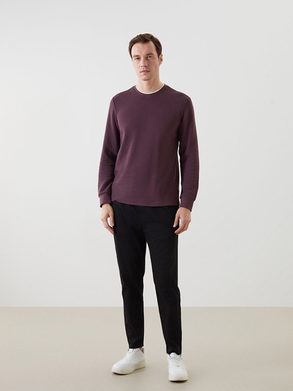 LCWAIKIKI Classic Crew Neck Long Sleeve Men's Sweatshirt -W54470Z8-Z5P