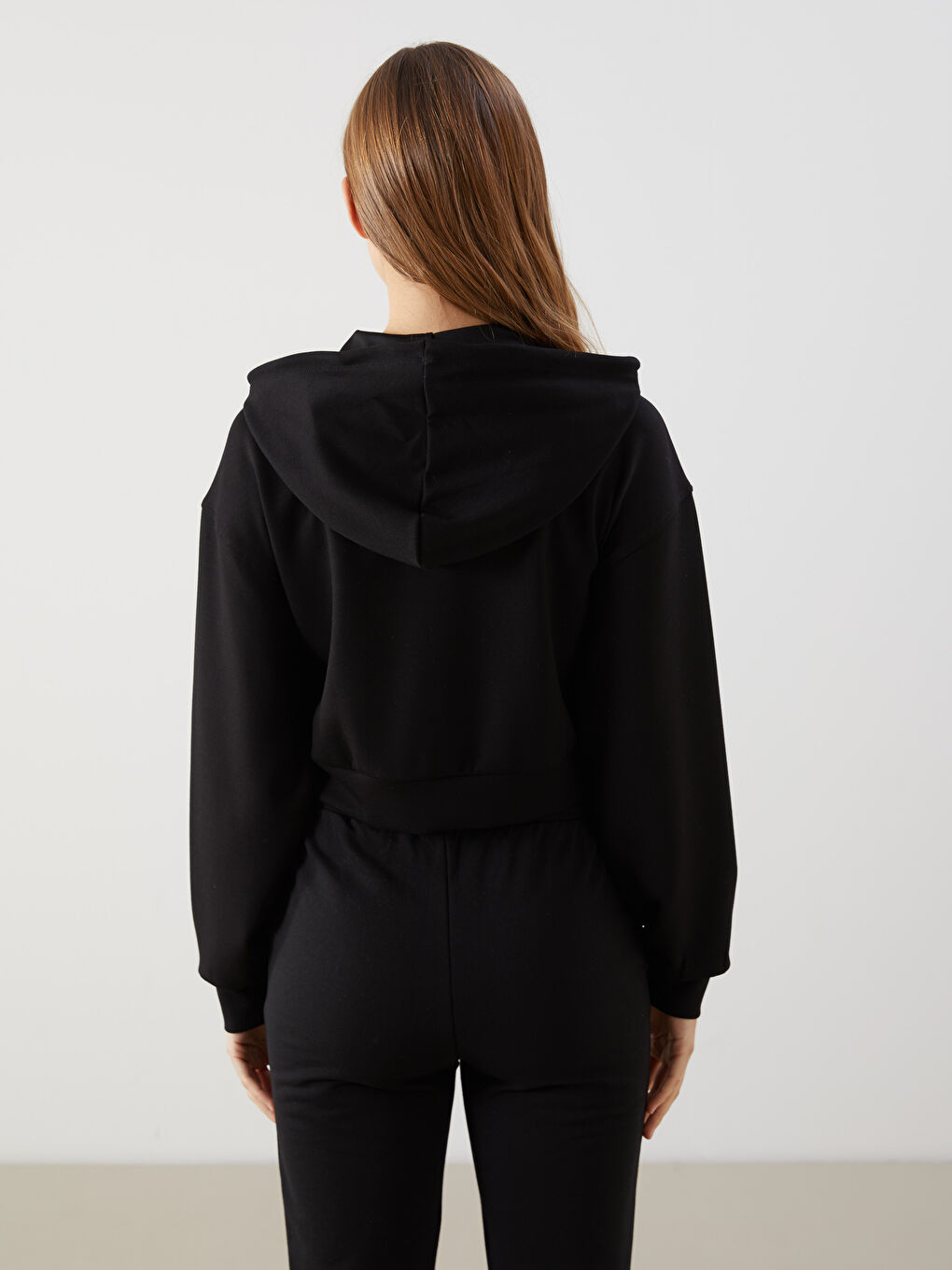 Siyah Kapüşonlu Kadın Fermuarlı Sweatshirt-3