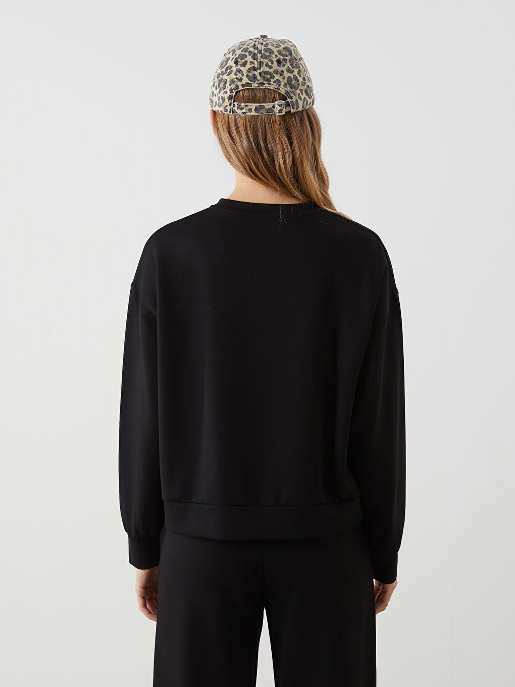 Siyah Bisiklet Yaka Oversize Kadın Sweatshirt-3