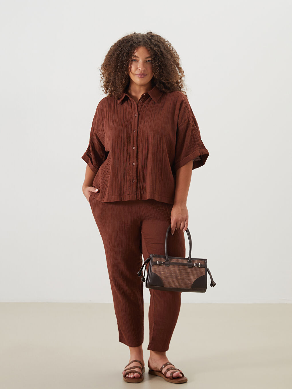 LCWAIKIKI Classic Elasticated Waist Textured Women's Trousers -S5KU63Z8-KJN