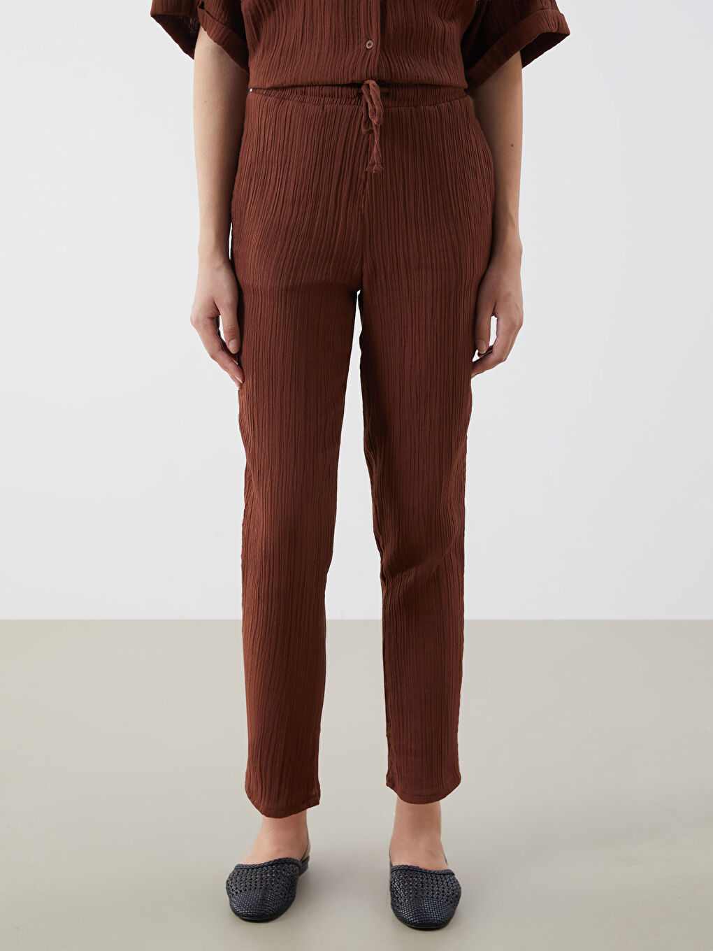 LCWAIKIKI Classic Elasticated Waist Textured Women's Trousers -S5KU63Z8-KJN