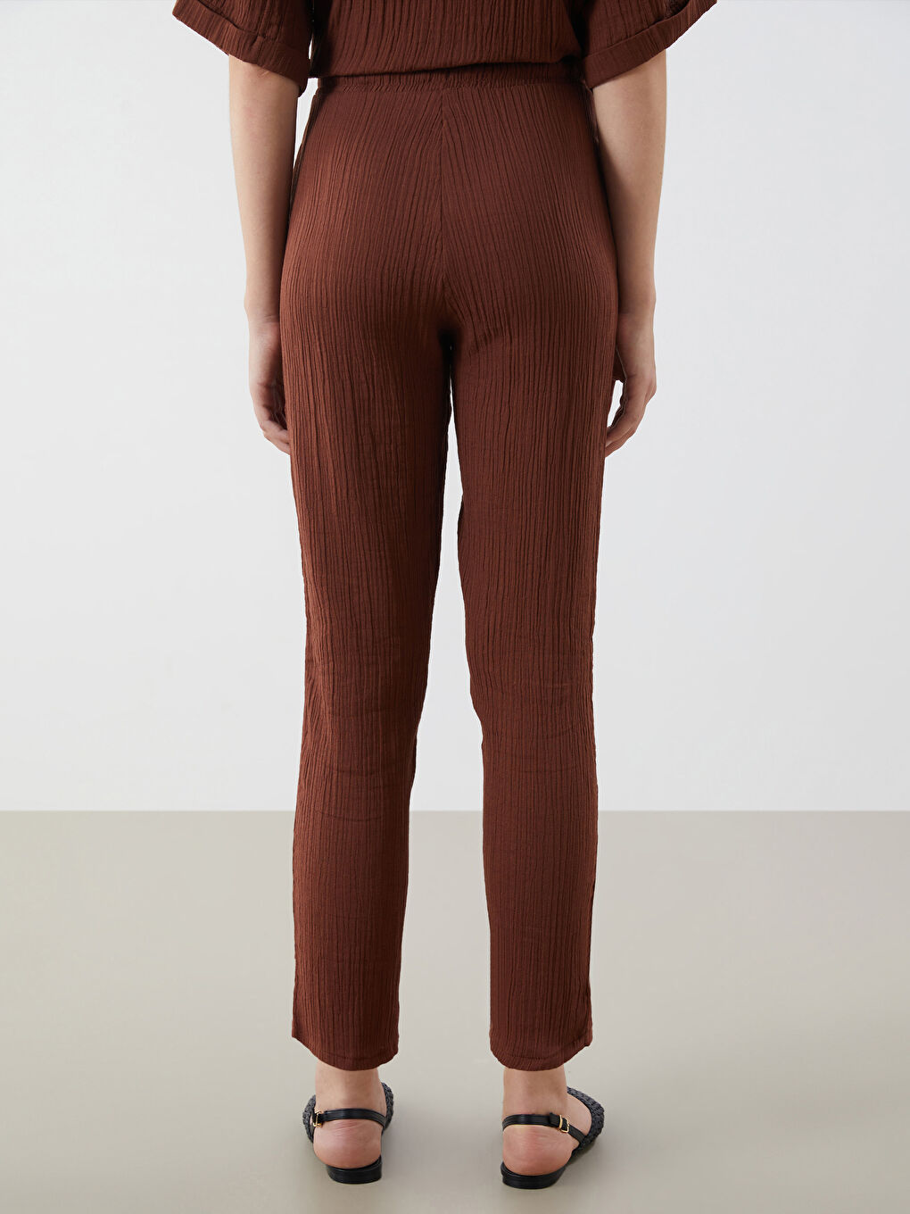 LCWAIKIKI Classic Elasticated Waist Textured Women's Trousers -S5KU63Z8-KJN