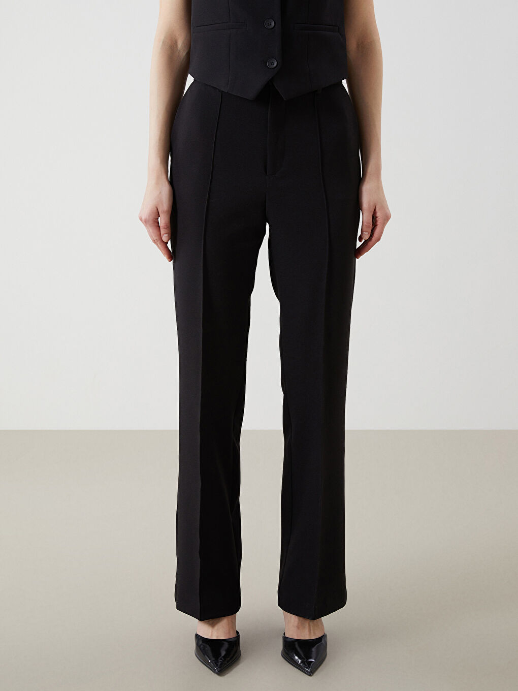 Siyah Standart Fit Kadın Pantolon-1