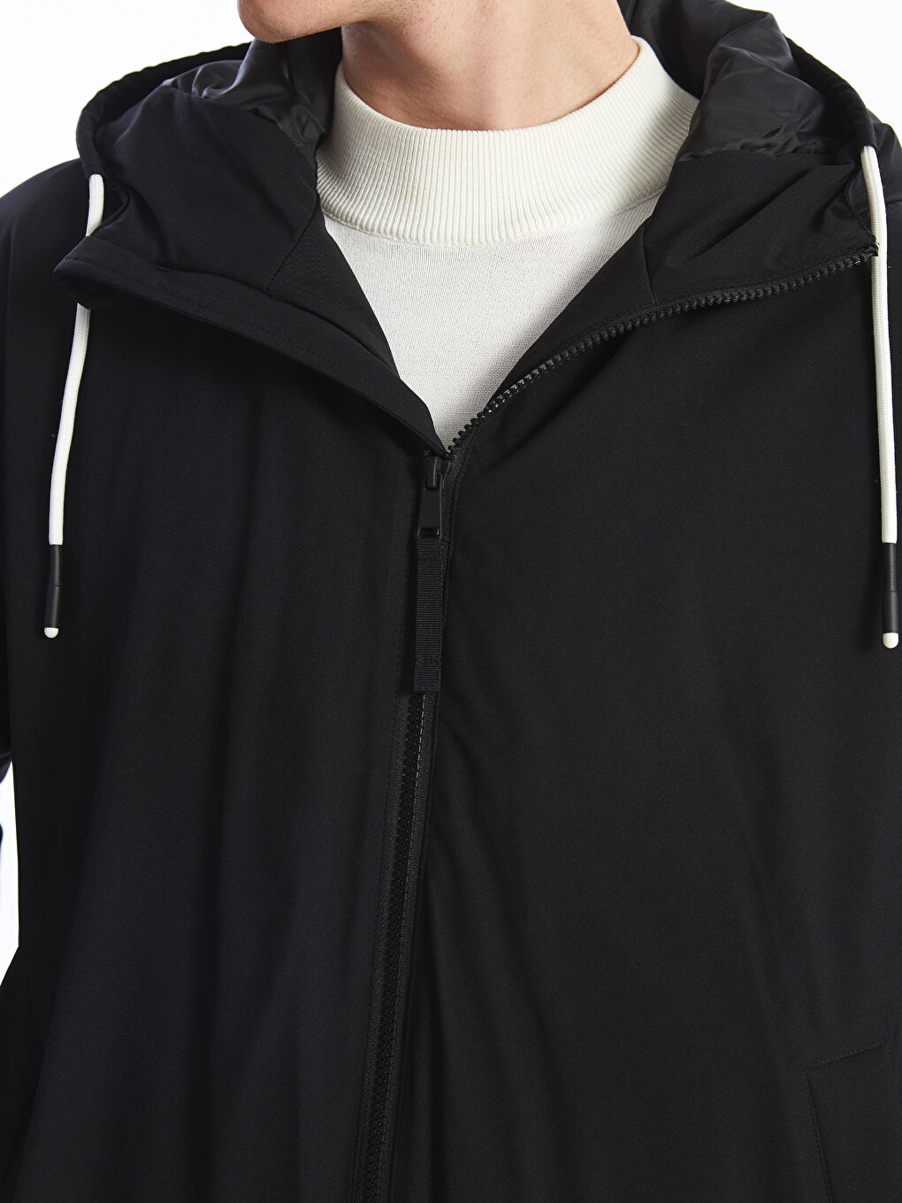 Siyah Rahat Kalıp Kapüşonlu Erkek Orta Kalın Mont-3