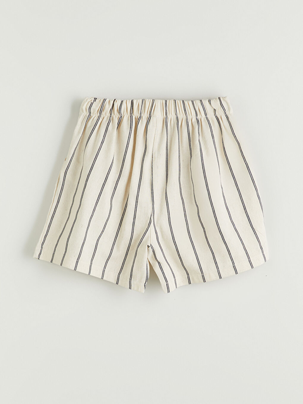 Bej Beli Lastikli Keten Karışımlı Kız Çocuk Şort-1