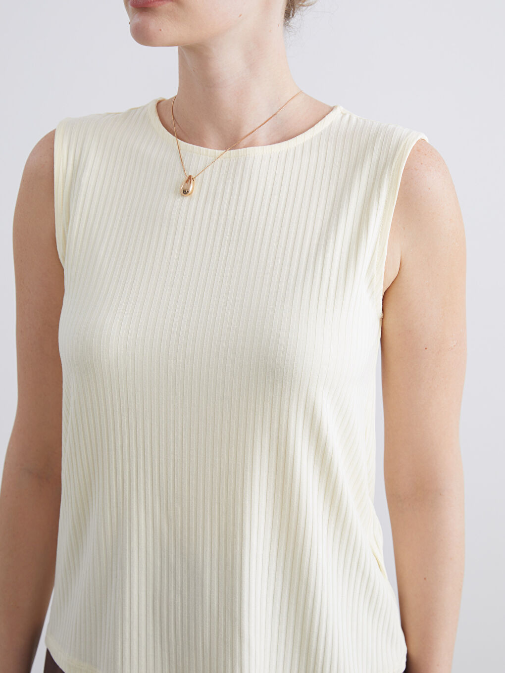 Sarı Bisiklet Yaka Dokulu Kadın Atlet-2