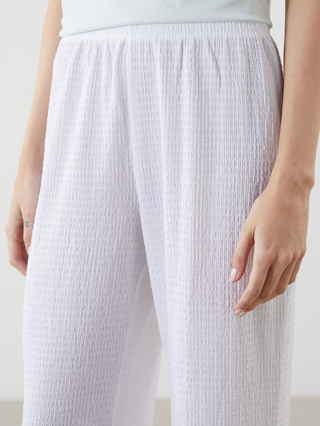 LC Waikiki Elasticated Waist Textured Women's Trousers -S5L204Z8-FFB