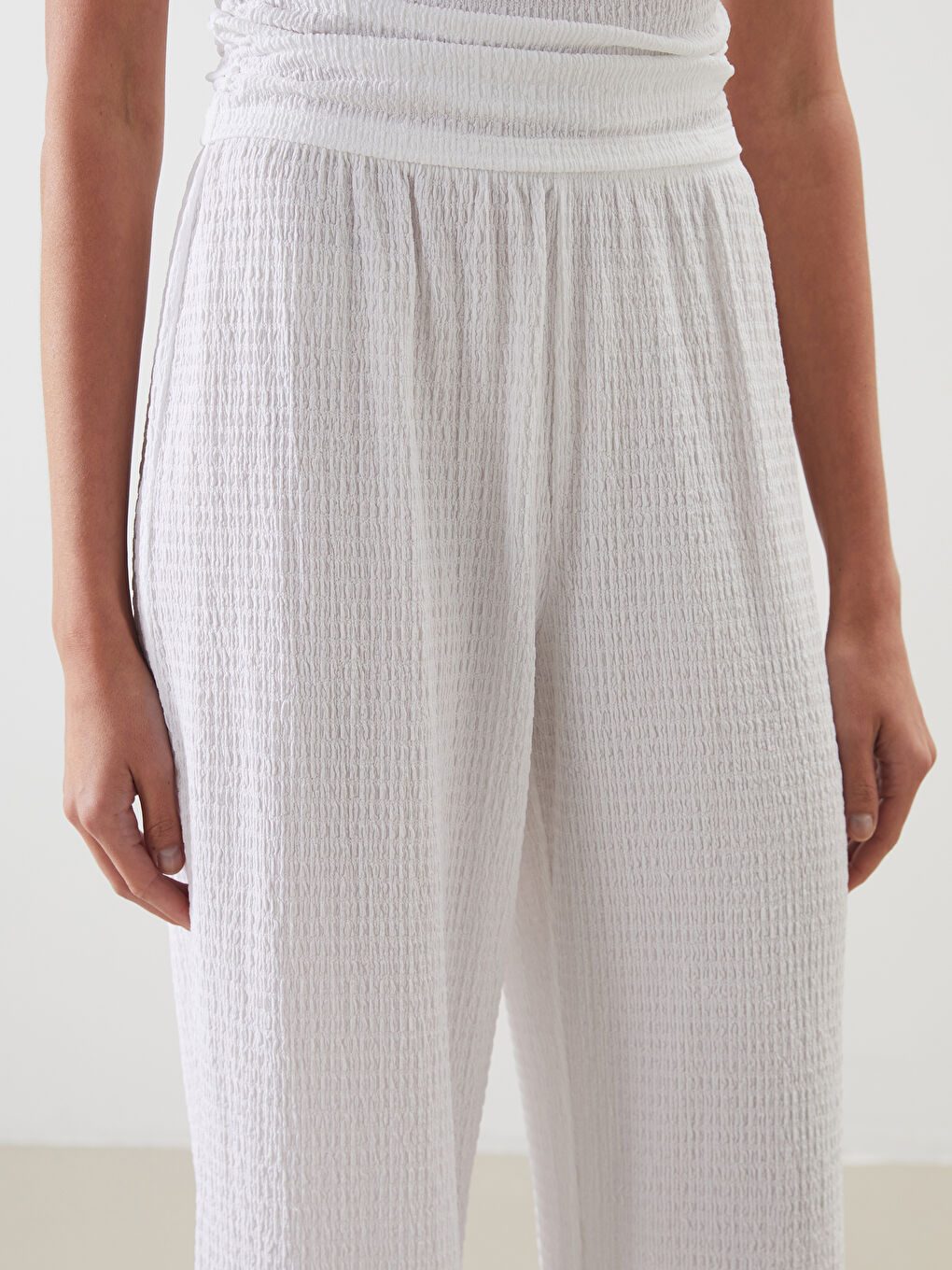 LC Waikiki Elasticated Waist Textured Women's Trousers -S5L204Z8-FFB