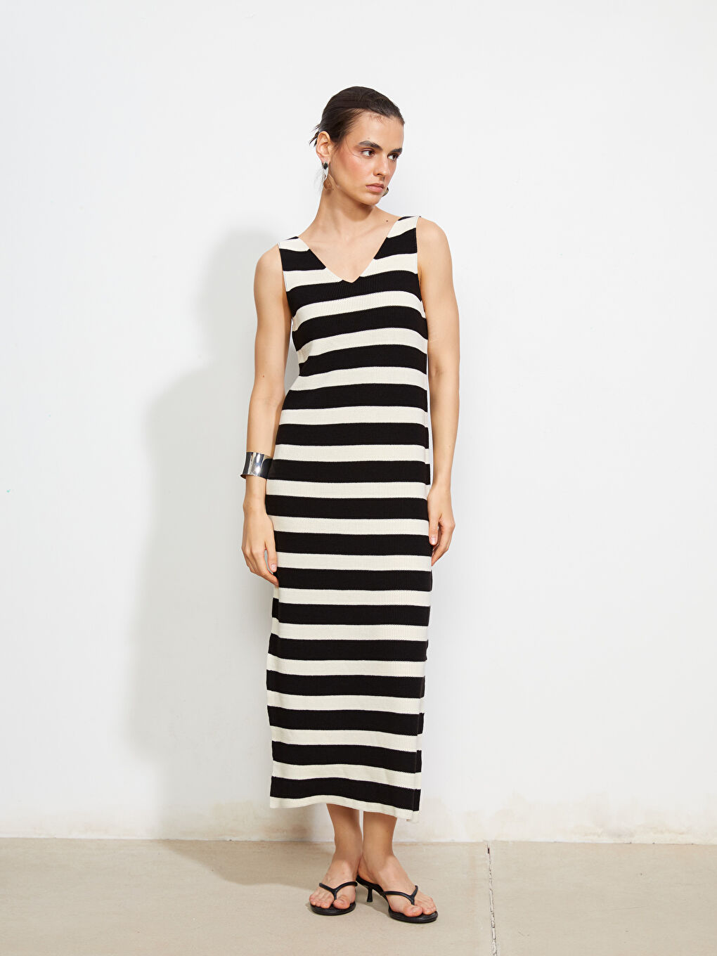 LCWAIKIKI Classic V Neck Striped Women's Knitwear Dress -S5L271Z8-LFC