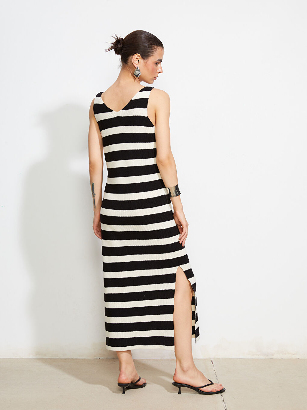 LCWAIKIKI Classic V Neck Striped Women's Knitwear Dress -S5L271Z8-LFC