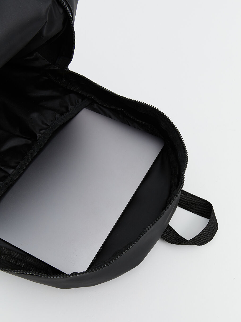 Siyah Düz Fermuarlı Erkek Sırt Çantası-3