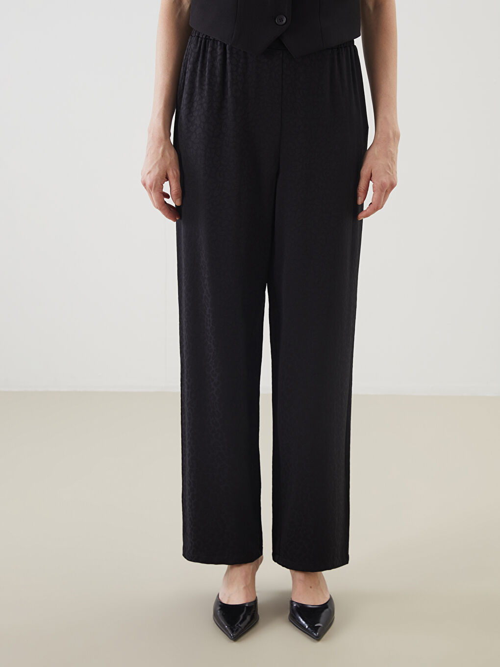 Siyah Beli Lastikli Desenli Kadın Pantolon-1