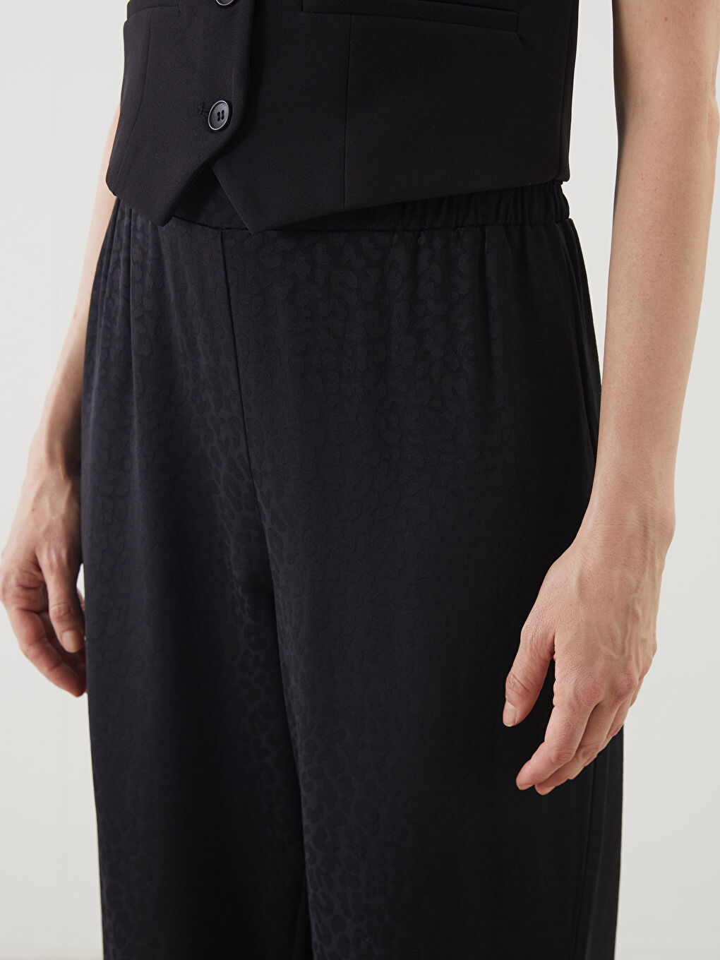 Siyah Beli Lastikli Desenli Kadın Pantolon-2