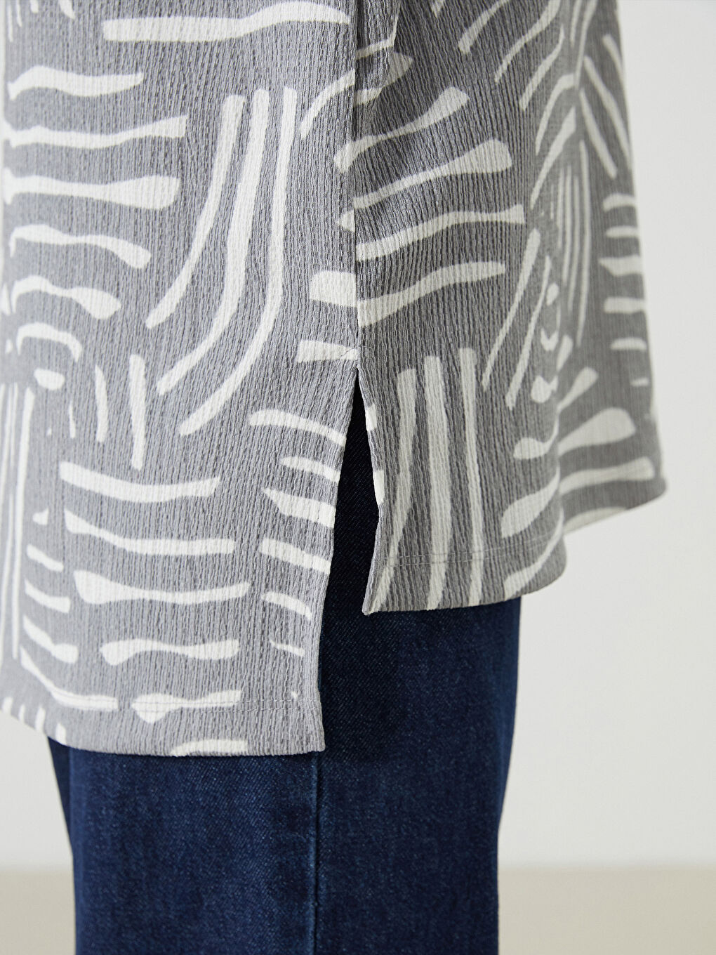 LCWAIKIKI Classic Crew Neck Patterned Women's Tunic -S5L583Z8-LRW