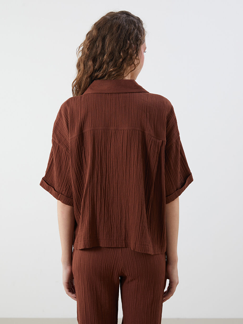 Фактурная рубашка оверсайз для женщин-4