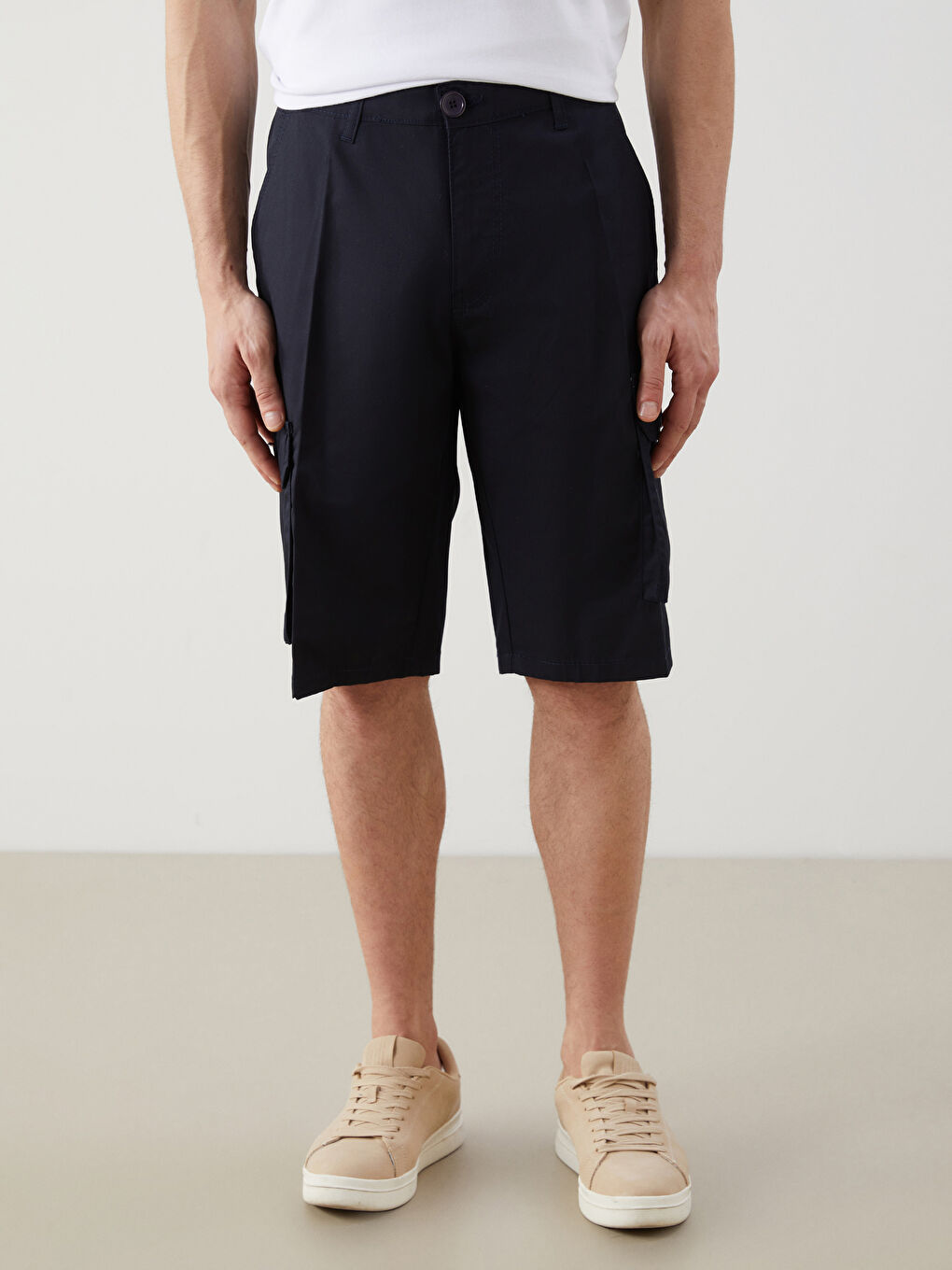 Siyah Standart Kalıp Erkek Kargo Şort-1