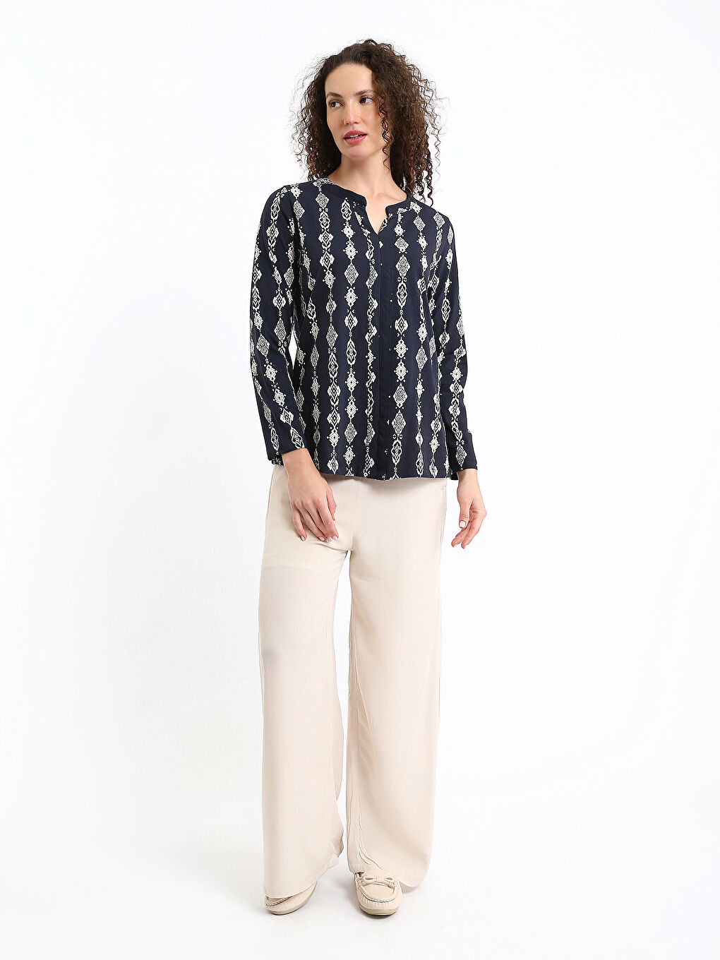 Blouse à Motifs à Encolure Échancrée-1